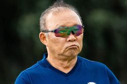 HLV Park Hang Seo giúp đội Thái Lan thắng HAGL 6-2
