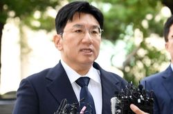 Vụ điều tra Bang Si Hyuk và HYBE xuất hiện bước ngoặt mới, tài sản giá trị lớn bị phong tỏa
