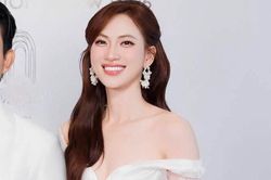 Phương Anh Đào diện váy cưới, nhắn nhủ đến người đặc biệt