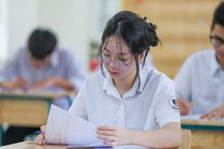 Băn khoăn trước đề xuất thi vào lớp 10 chỉ có 2 môn bắt buộc Toán và Ngữ văn