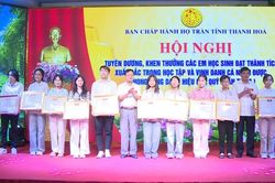 Họ Trần Thanh Hóa tuyên dương 92 học sinh đạt thành tích cao
