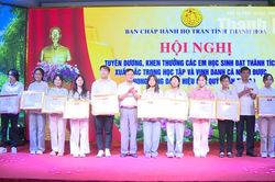 Họ Trần Thanh Hóa tuyên dương 92 học sinh đạt thành tích cao