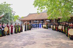 "Hồn” làng trong dáng phố