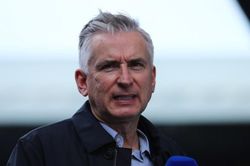 Huyền thoại Alan Smith nhận định Arsenal và Man City độc chiếm cuộc đua Ngoại hạng Anh