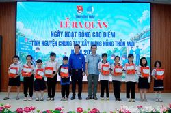 Ra quân Ngày hoạt động cao điểm 'Tình nguyện chung tay xây dựng nông thôn mới'
