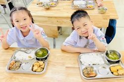 Bữa ăn bán trú năm học mới sẽ được kiểm soát ra sao sau chỉ đạo mới của Thủ tướng?