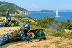 Hải đoàn Biên phòng 48 tổ chức bắn đạn thật tại trường bắn Suối Trầu và khu vực biển Vũng Sim - Hải Minh
