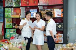 Ngành Thuế Ninh Bình đồng hành cùng hộ kinh doanh thực hiện chính sách mới