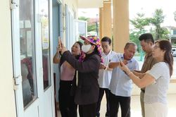 Đổi mới cách lắng nghe dân