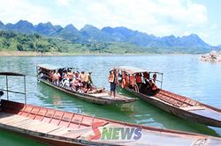 Giữ bình yên trên lòng hồ mùa mưa lũ