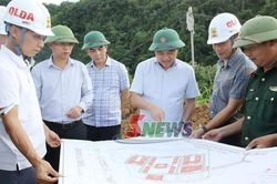 Giám sát tiến độ thực hiện dự án các trường học biên giới