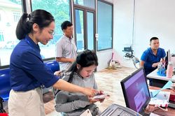 Những cán bộ xã 'đa năng' sau sắp xếp