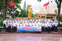 Đảng ủy các Cơ quan Đảng phường Linh Xuân và Đảng ủy LIX tổ chức chương trình về nguồn