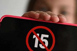 Pháp bác dự luật cấm trẻ dưới 15 tuổi sử dụng mạng xã hội
