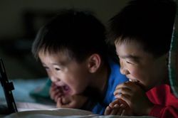 Xem nhiều livestream, streamer độc hại, trẻ có nguy cơ bị 'trơ lì cảm xúc'