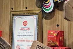 Khuôn bánh trăm tuổi và câu chuyện giữ hồn Trung thu Hà Nội