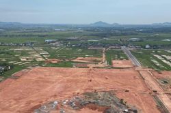Loay hoay xử lý 'núi rác' khổng lồ chôn lấp trong Khu công nghiệp VSIP Hà Tĩnh