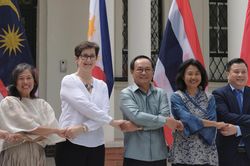 Thắt chặt đoàn kết, xây dựng ASEAN tự cường và bền vững