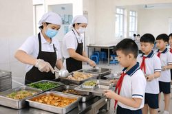 Thủ tướng yêu cầu trường học công khai bữa ăn của học sinh