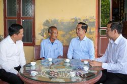 Lãnh đạo tỉnh Cà Mau thăm, tri ân các gia đình liệt sĩ tại tỉnh Ninh Bình