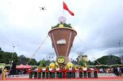 Đắk Lắk: Khai trương m&ocirc; h&igrave;nh Chiếc g&ugrave;i sầu ri&ecirc;ng lớn nhất Việt Nam