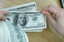 Tỷ giá ngoại tệ ngày 15/8: USD, euro, bảng Anh được niêm yết ra sao?