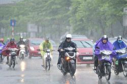 Bắc Bộ tiếp tục mưa dông, Trung Bộ nắng nóng