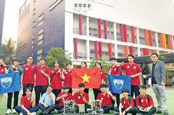 Phụ huynh, học sinh háo hức chờ đón năm học mới ở trường học chất lượng cao
