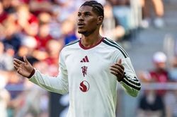 Rashford gây phẫn nộ trong ngày tái xuất MU