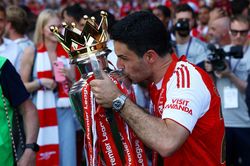 Arsenal và Man City trước mùa giải phán xét