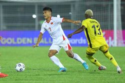 Xuân Son tỏa sáng, Việt Nam thắng Malaysia 2-0 trên sân khách