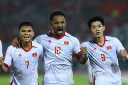 Xuân Son tỏa sáng, Việt Nam thắng Malaysia 2-0 trên sân khách