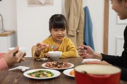 Trẻ ăn nhiều nhưng vẫn không tăng cân, nguyên nhân do đâu?