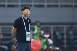 Kim Sang-sik đổi bài khi đấu Malaysia