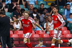 Arsenal 3-0 Man City: 'The Citizens' vỡ vụn