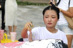 Lâm Đồng: Dự án 'Làm màu' khoác áo mới cho kè biển Thương Chánh