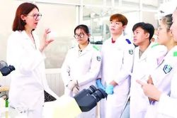 Đổi mới hoạt động khoa học, công nghệ trong giáo dục đại học