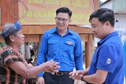 Tuổi trẻ Đà Nẵng sôi nổi hưởng ứng chiến dịch 30 ngày đêm hỗ trợ tại các xã biên giới
