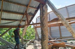 Động đất mạnh ngoài khơi Indonesia gây ra sóng thần