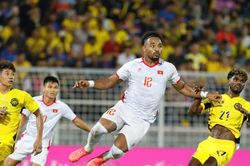 &Ocirc;ng Kim Sang-sik lại t&iacute;nh đ&uacute;ng, tuyển Việt Nam kh&ocirc;ng cần đẹp mắt nhưng vẫn gi&agrave;nh 3 điểm