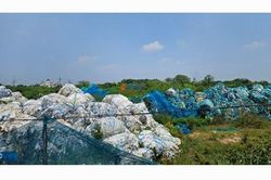 Ngang nhiên 'biến hóa' đất nông nghiệp thành bãi tập kết chất thải