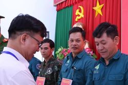 'Cộng đồng nhận khoán bảo vệ rừng tham gia bảo đảm an ninh, trật tự tuyến biên giới'