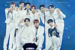 Wanna One tái hợp, lần đầu trở lại sân khấu KCON sau 8 năm