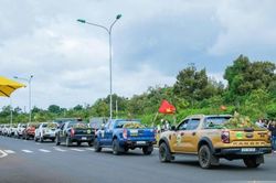Xác lập kỷ lục 'Đoàn xe bán tải chở sầu riêng dài nhất thế giới'