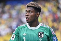 Aston Villa đ&agrave;m ph&aacute;n chi&ecirc;u mộ Zion Suzuki nhằm sẵn s&agrave;ng phương &aacute;n thay thế Emiliano Martinez