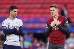 Arsenal nên từ bỏ bom tấn Victor Osimhen để tránh lặp lại bài học đắt giá mang tên Gyokeres