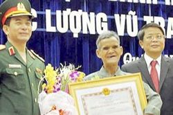 Nhớ về anh hùng huyền thoại Alăng Bhuốch