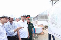 Bí thư Thành ủy Lê Ngọc Quang kiểm tra tiến độ xây dựng Trường Phổ thông nội trú liên cấp Tiểu học - THCS Đắc Pring