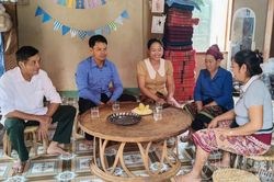 Son sắt niềm tin với Đảng