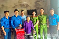 Dấu ấn tuổi trẻ trong mùa hè tình nguyện ở Dân Chủ
